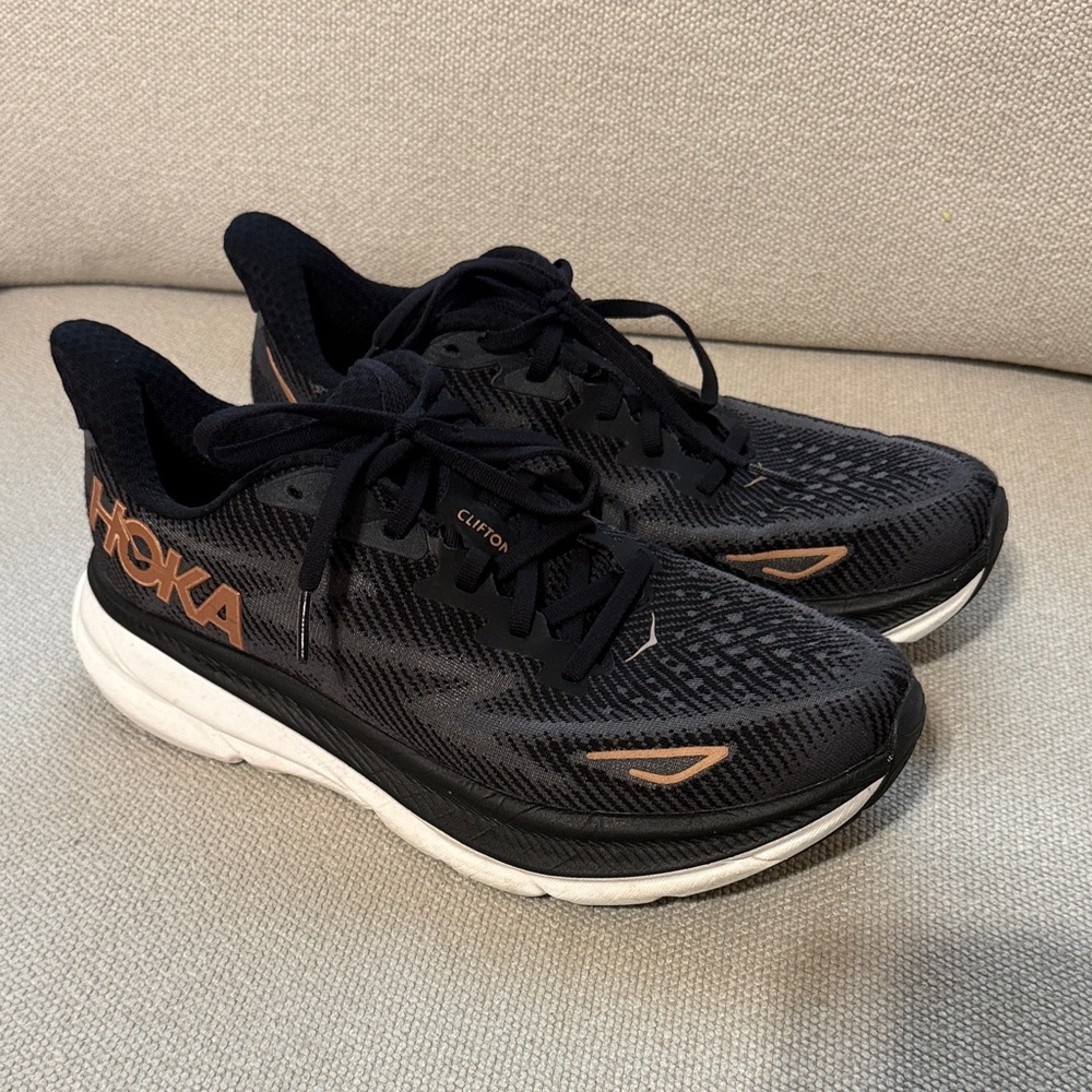 Hoka Clifton 9